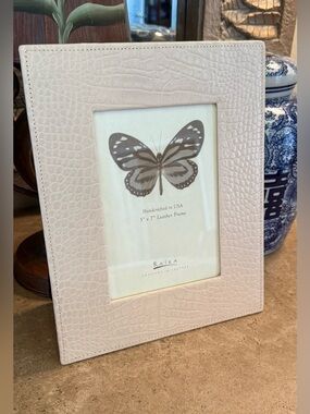 Raika Handcrafted Leather Picture Frame 5"x7" Luxury